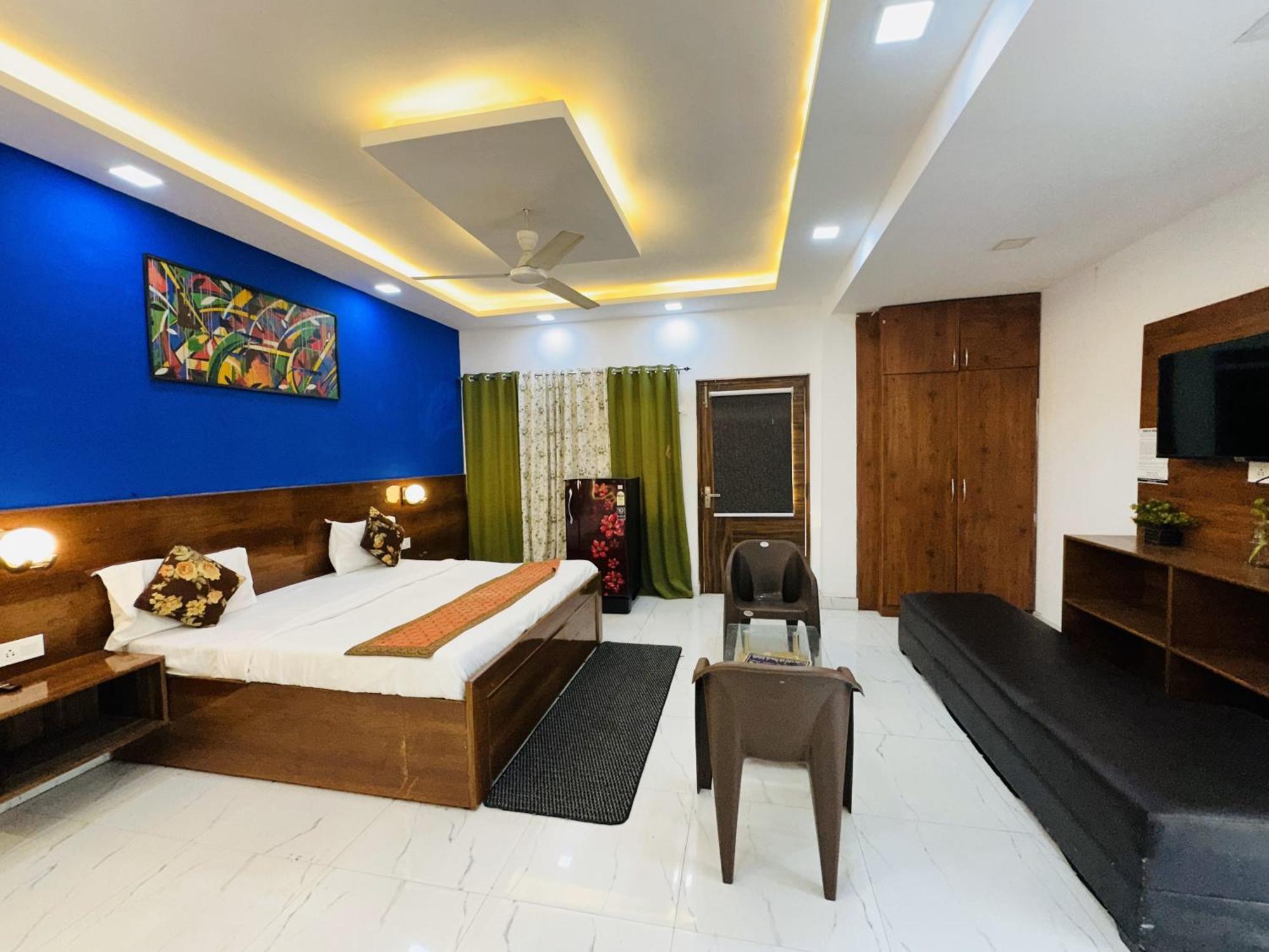 Golden Bed And Breakfast- High Quality Rooms In South Ex-1 D Block 뉴델리 외부 사진